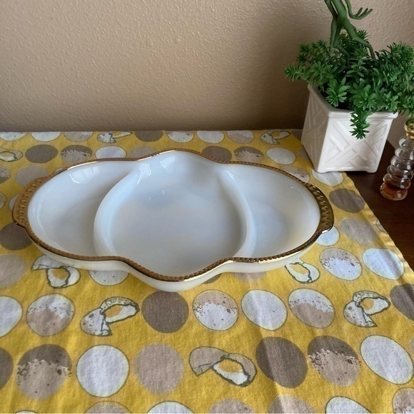 Anchor Hocking sectioned milk glass plate with gold rim - Picture 1 of 14
